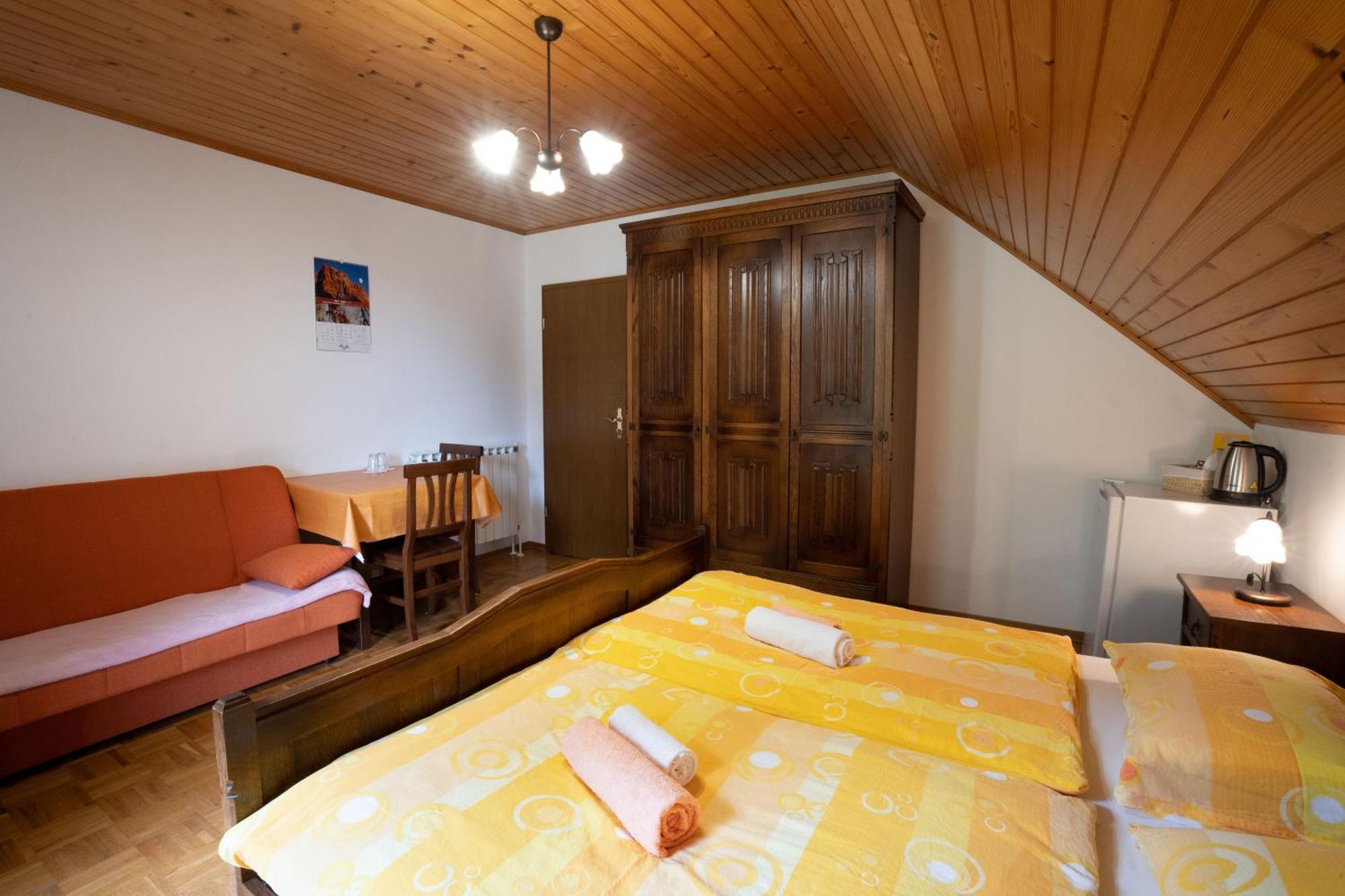 Apartments And Rooms Kravanja Trenta Habitación foto